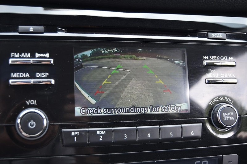 Nissan Rogue Vehicle Image 16