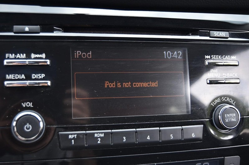 Nissan Rogue Vehicle Image 17