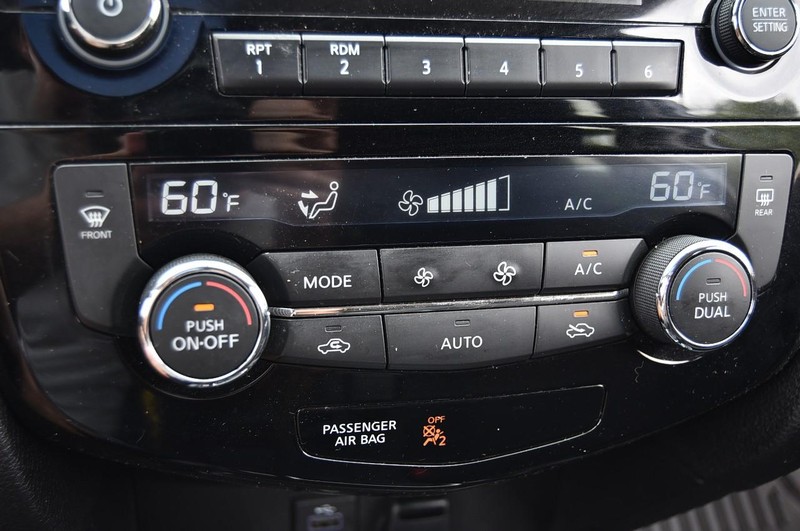 Nissan Rogue Vehicle Image 18