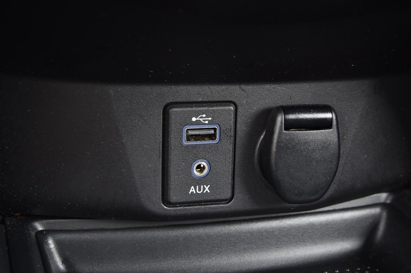 Nissan Rogue Vehicle Image 19