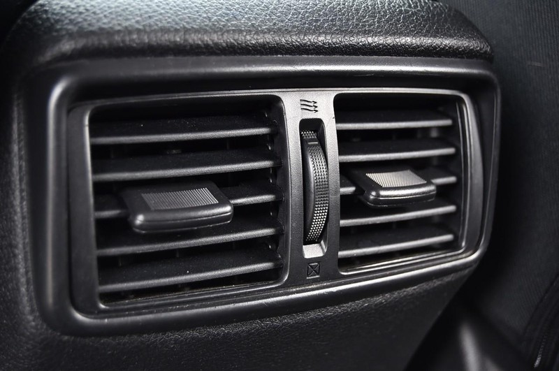Nissan Rogue Vehicle Image 27