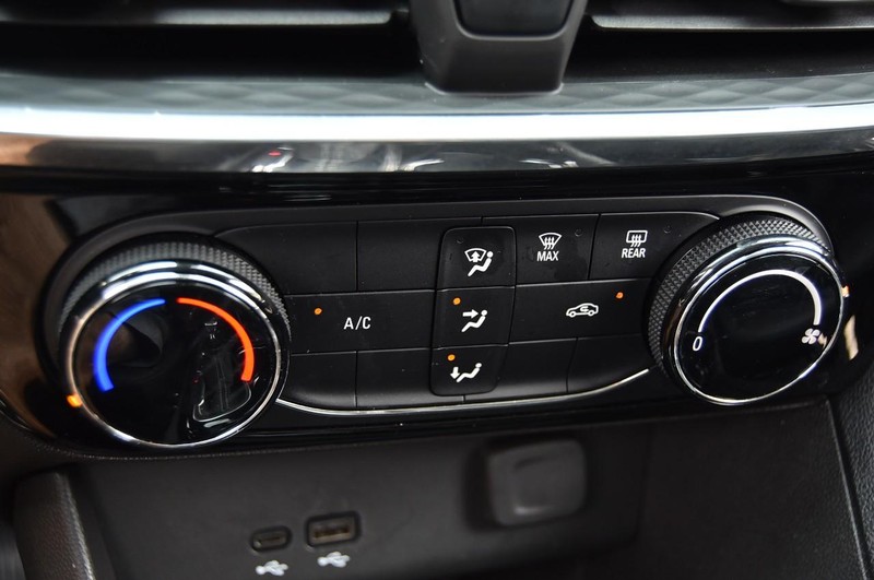 Buick Encore GX Vehicle Image 15