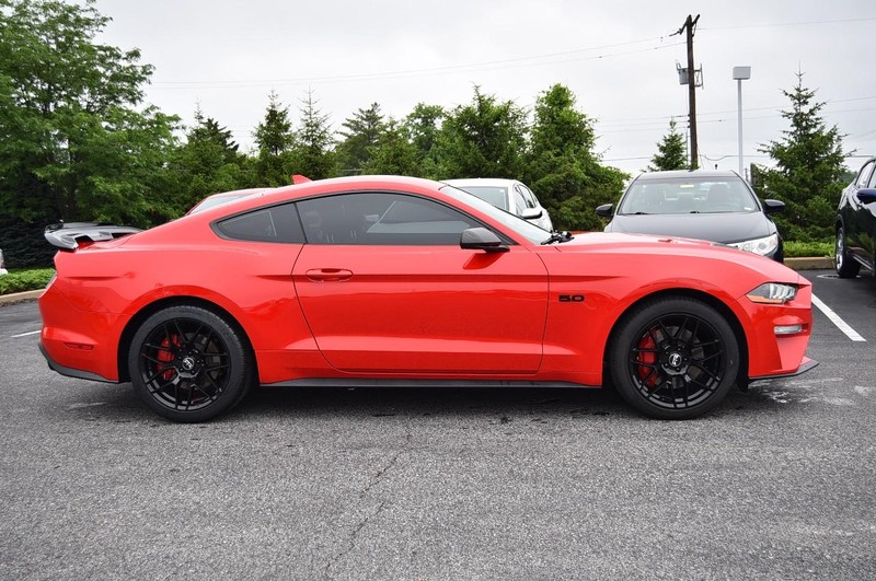 Ford Mustang Vehicle Image 05