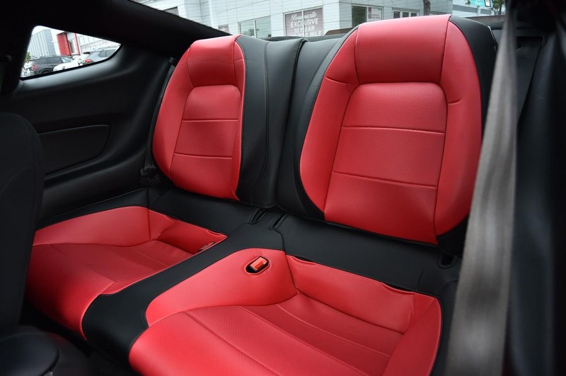 Ford Mustang Vehicle Image 19