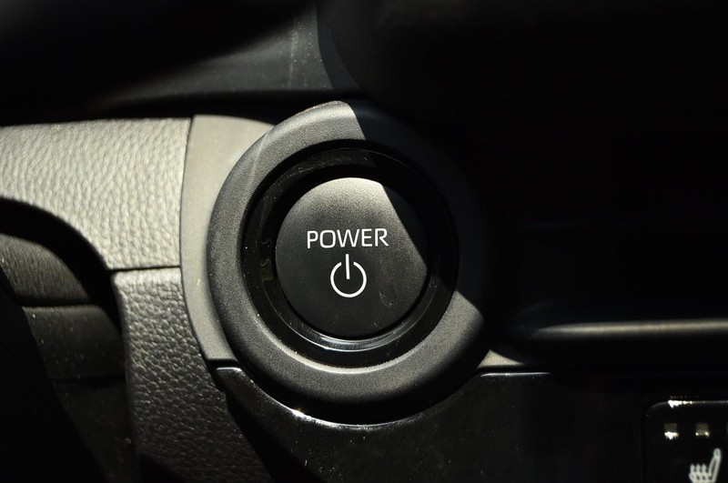 Toyota Crown Vehicle Image 20