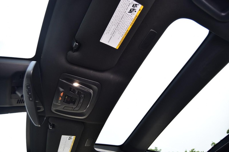 Toyota Crown Vehicle Image 24
