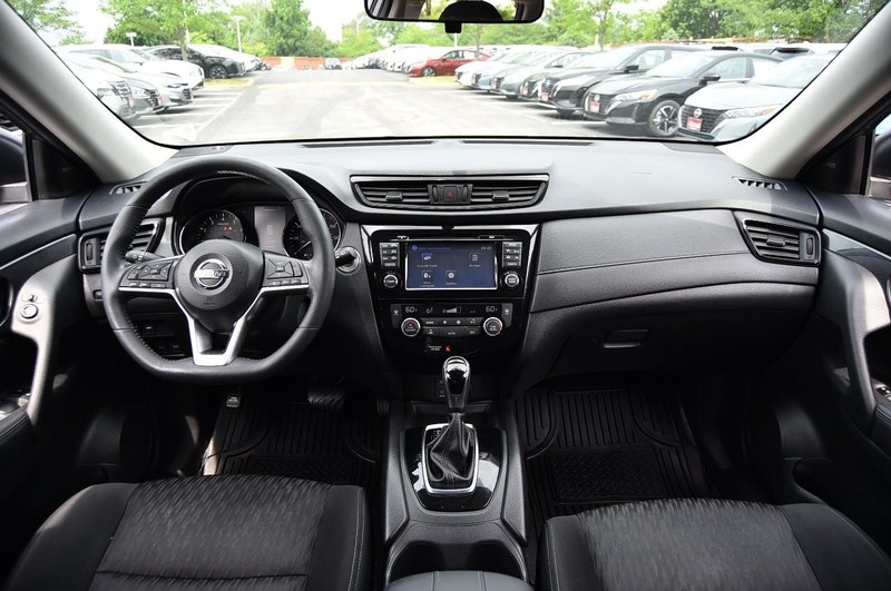 Nissan Rogue Vehicle Image 08