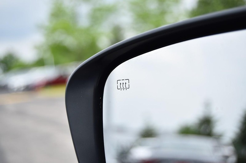 Nissan Rogue Vehicle Image 12
