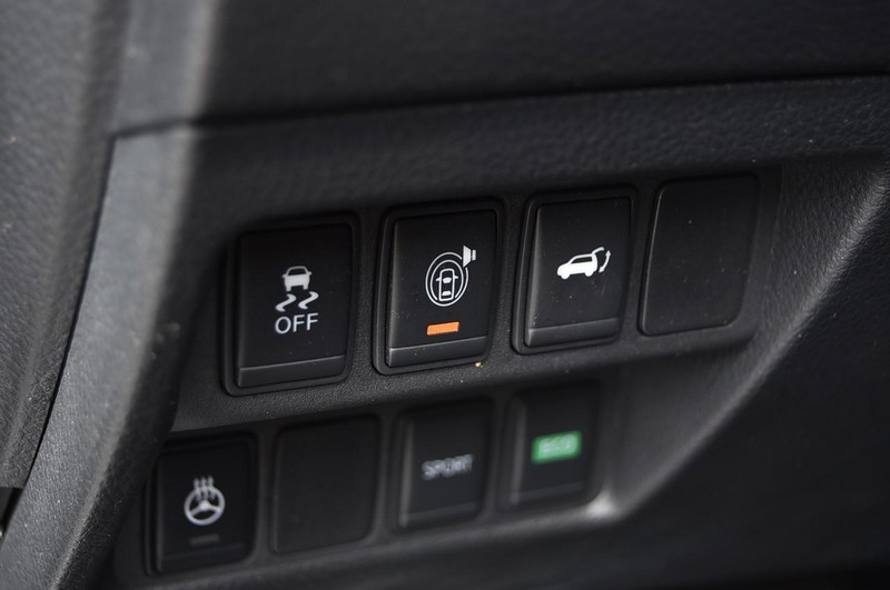 Nissan Rogue Vehicle Image 13