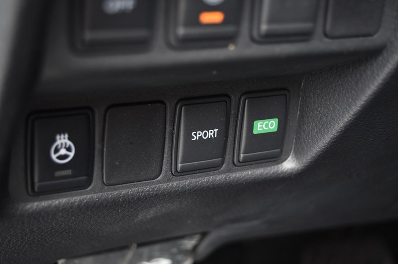 Nissan Rogue Vehicle Image 14