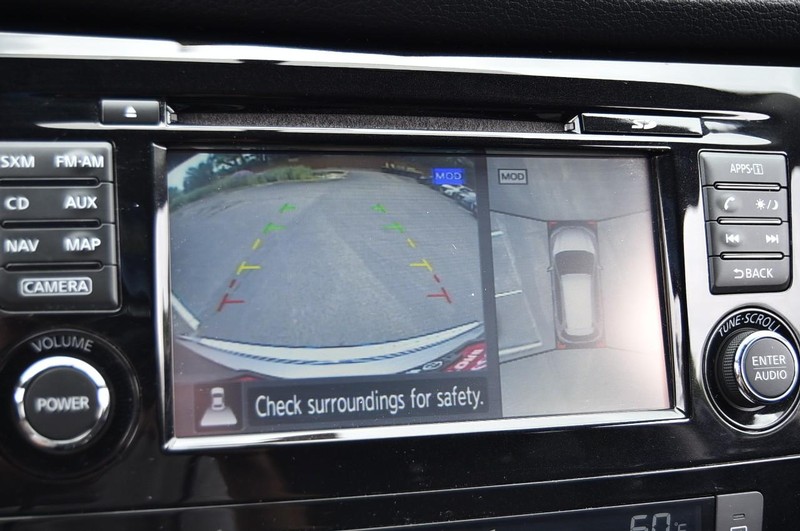 Nissan Rogue Vehicle Image 16