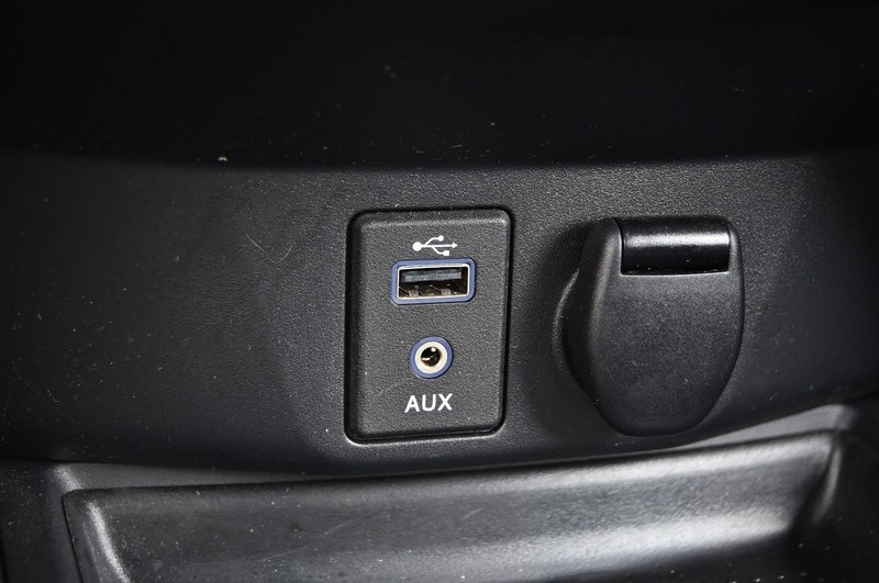 Nissan Rogue Vehicle Image 19
