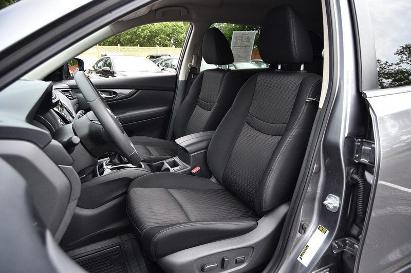 Nissan Rogue Vehicle Image 23