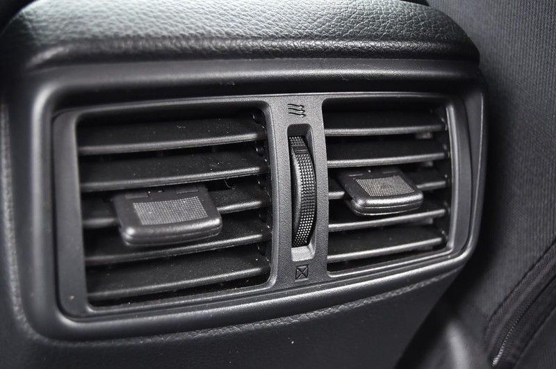 Nissan Rogue Vehicle Image 26