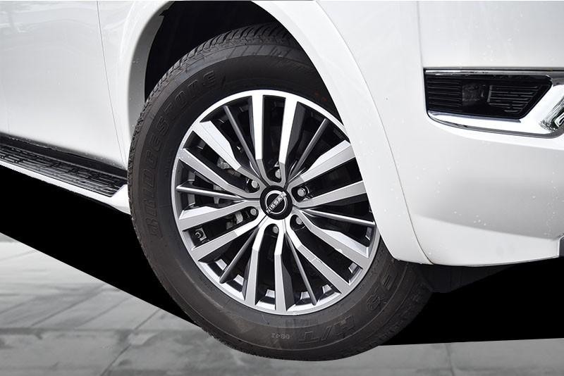 Nissan Armada Vehicle Image 03