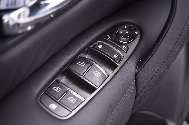 Nissan Armada Vehicle Image 09