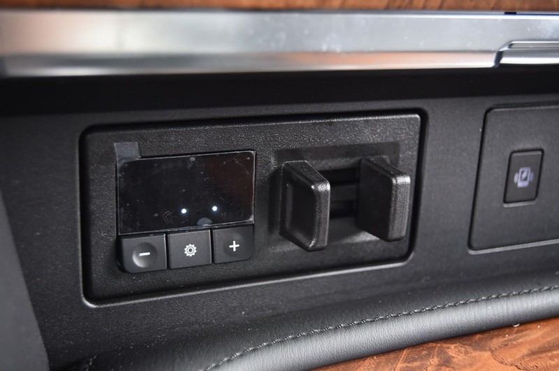 Nissan Armada Vehicle Image 17