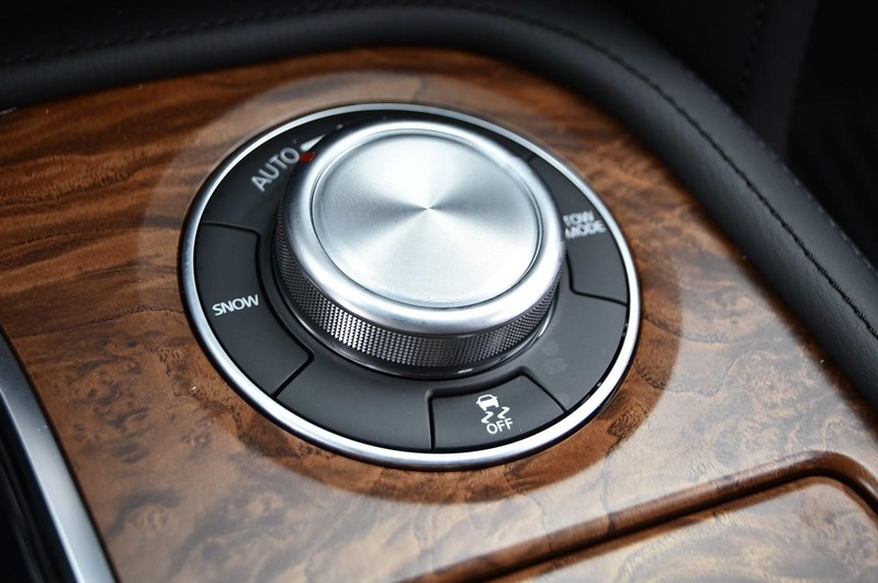 Nissan Armada Vehicle Image 19