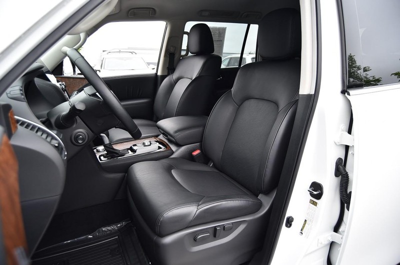 Nissan Armada Vehicle Image 23