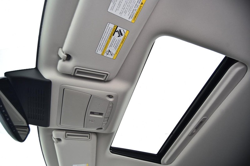 Nissan Armada Vehicle Image 25