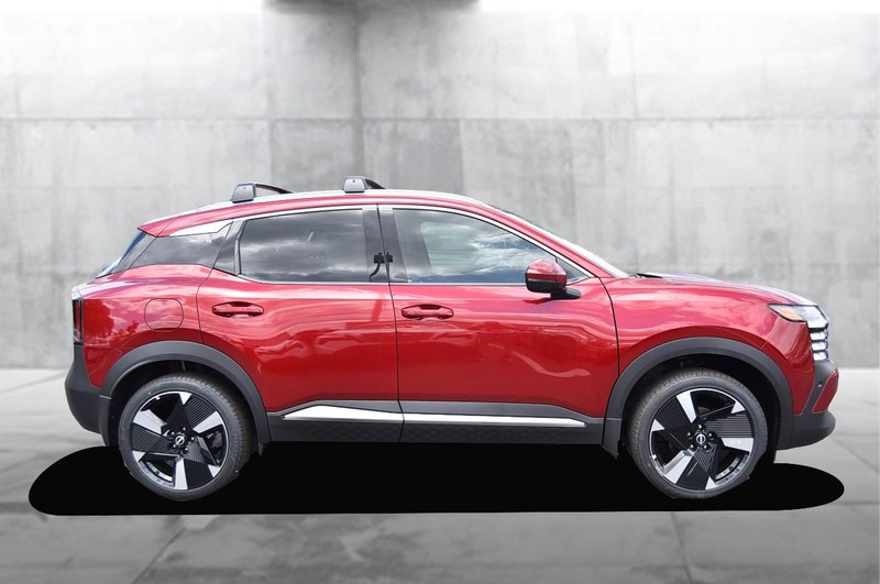 Nissan Kicks Vehicle Image 05