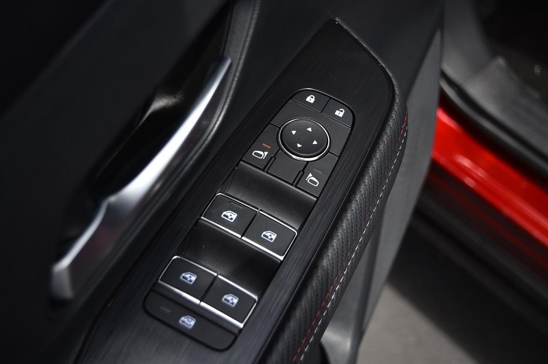 Nissan Kicks Vehicle Image 09