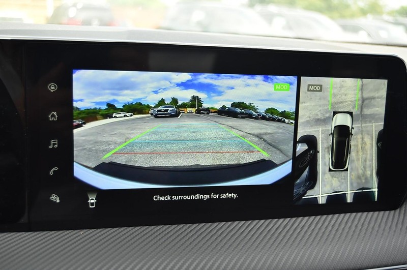 Nissan Kicks Vehicle Image 15