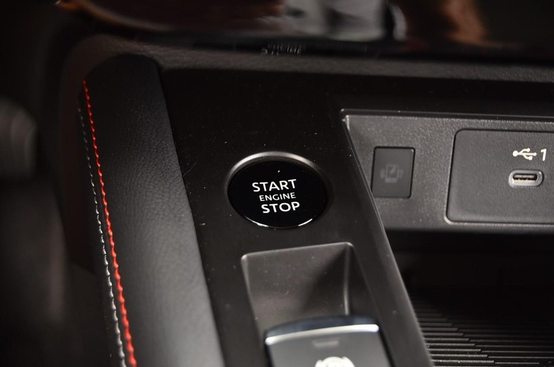 Nissan Kicks Vehicle Image 21