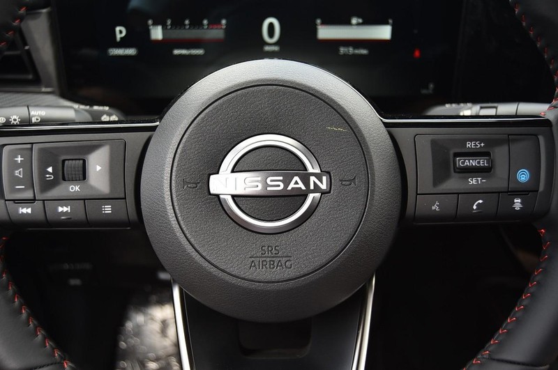 Nissan Kicks Vehicle Image 23