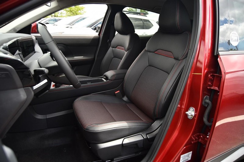 Nissan Kicks Vehicle Image 24