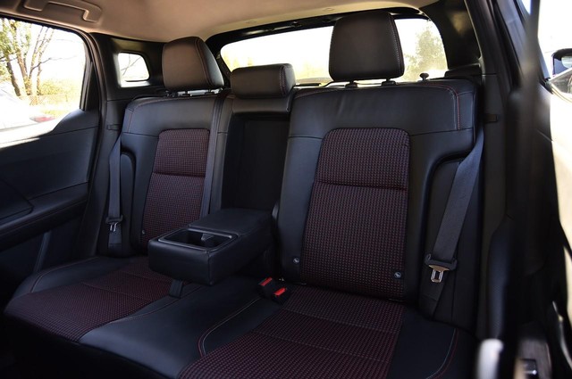 Nissan Kicks Vehicle Full-screen Gallery Image 25