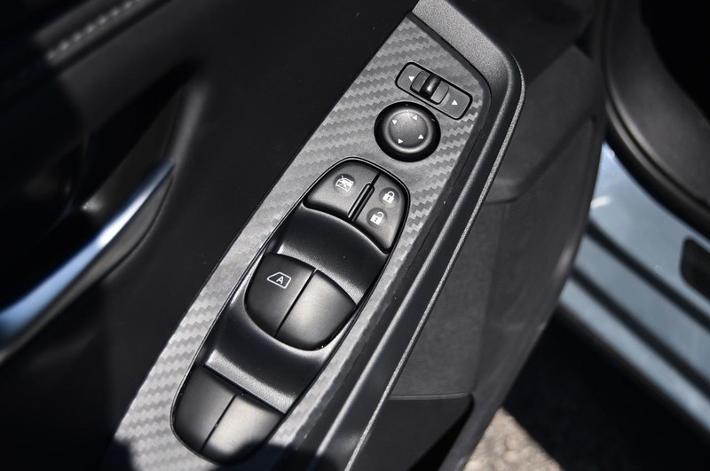 Nissan Sentra Vehicle Image 09