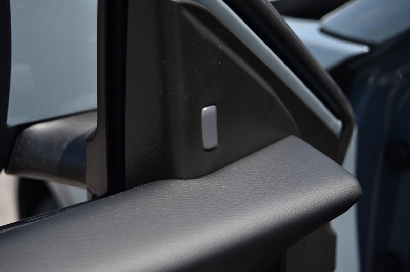 Nissan Sentra Vehicle Image 10