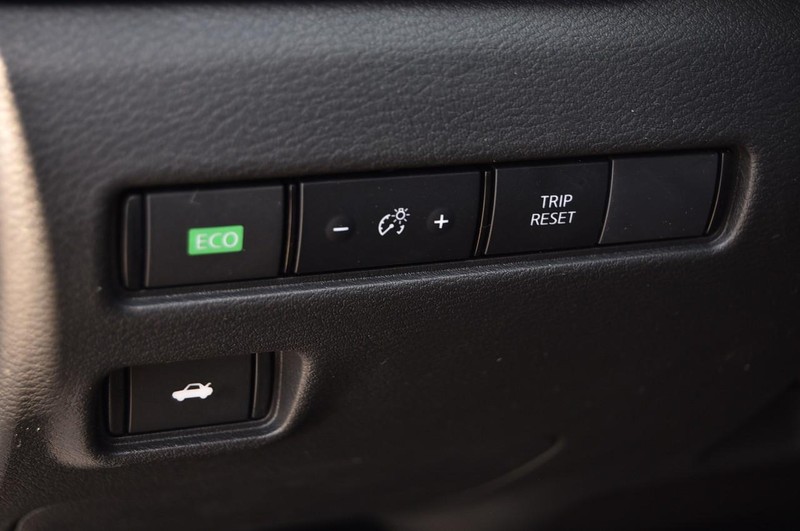 Nissan Sentra Vehicle Image 11