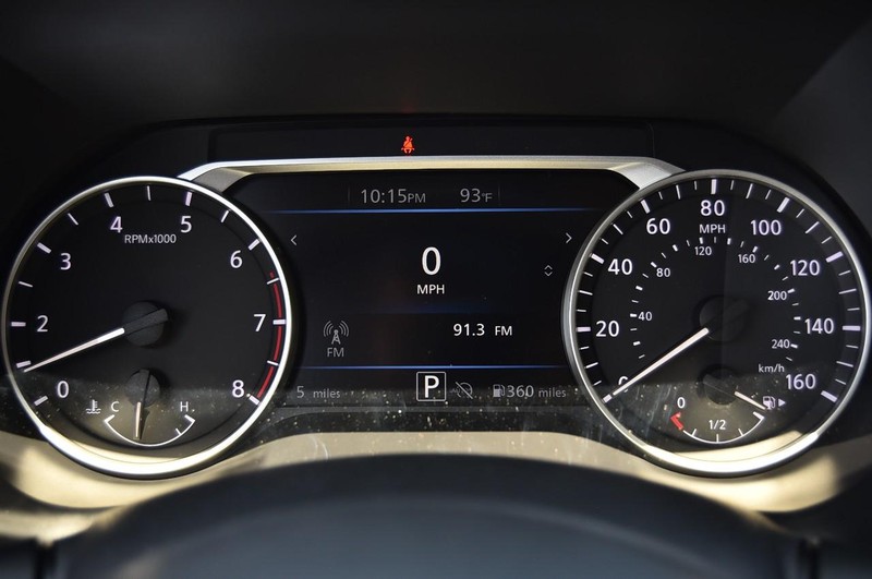 Nissan Sentra Vehicle Image 12