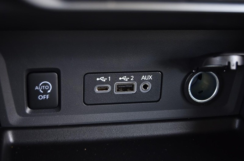 Nissan Sentra Vehicle Image 16