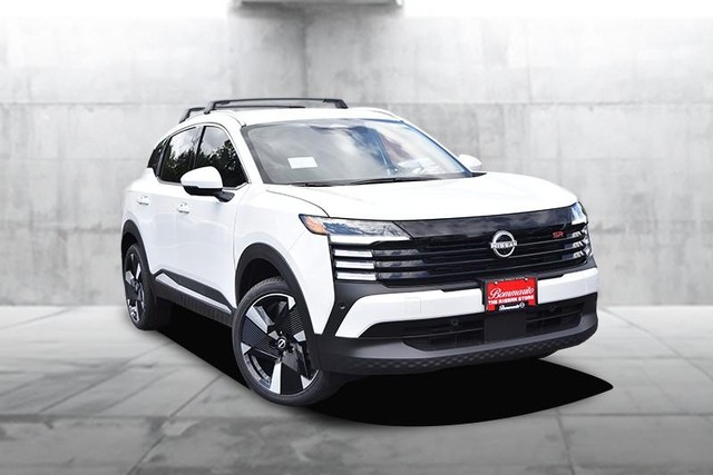 Nissan Kicks Vehicle Image 02