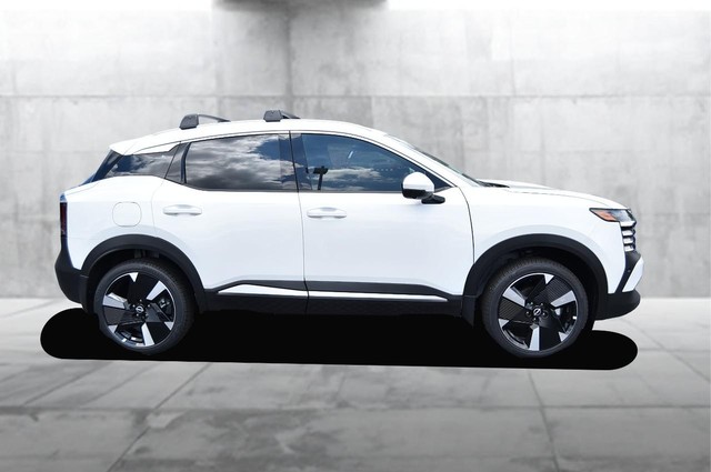Nissan Kicks Vehicle Image 05