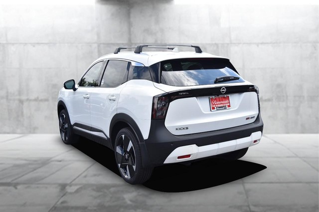 Nissan Kicks Vehicle Image 07