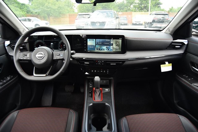 Nissan Kicks Vehicle Image 08