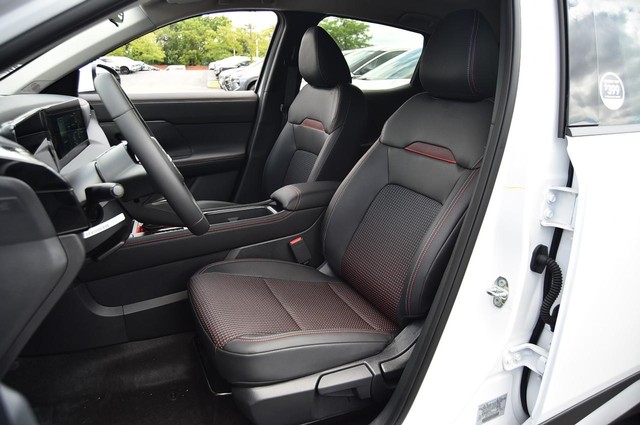 Nissan Kicks Vehicle Image 24