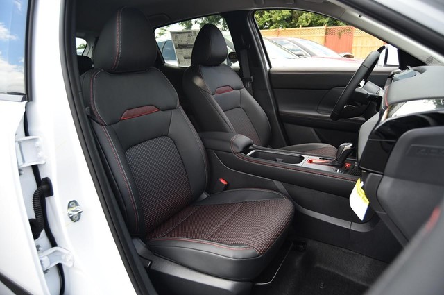 Nissan Kicks Vehicle Image 25