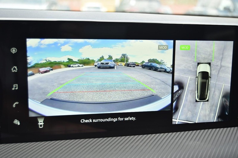 Nissan Kicks Vehicle Image 15