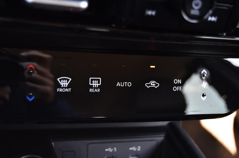 Nissan Kicks Vehicle Full-screen Gallery Image 18