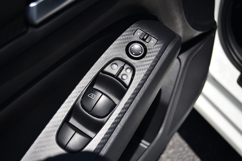 Nissan Altima Vehicle Image 09