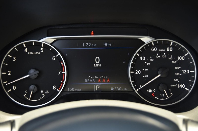 Nissan Altima Vehicle Image 12