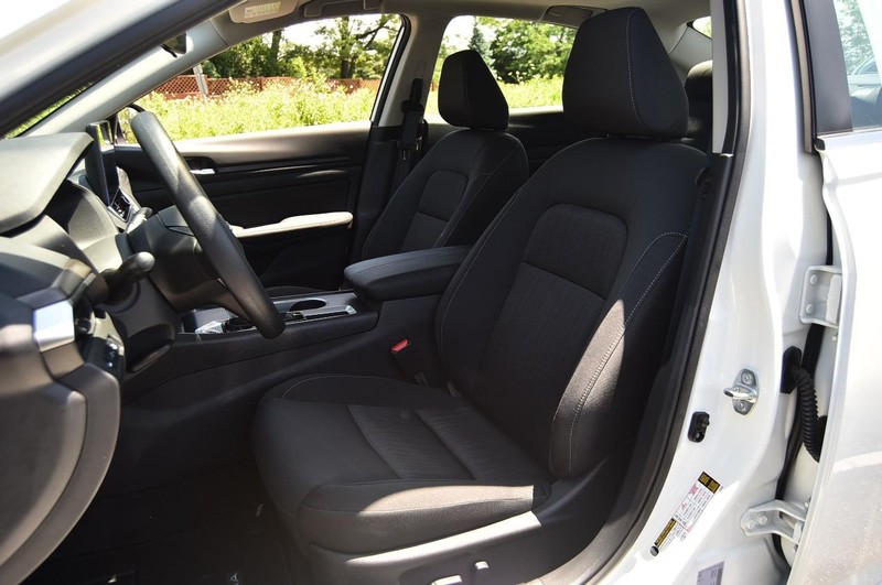 Nissan Altima Vehicle Image 19