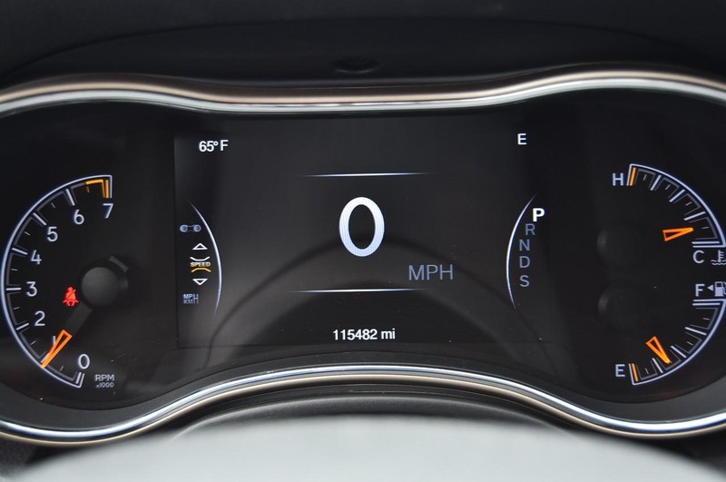 Jeep Grand Cherokee Vehicle Image 12