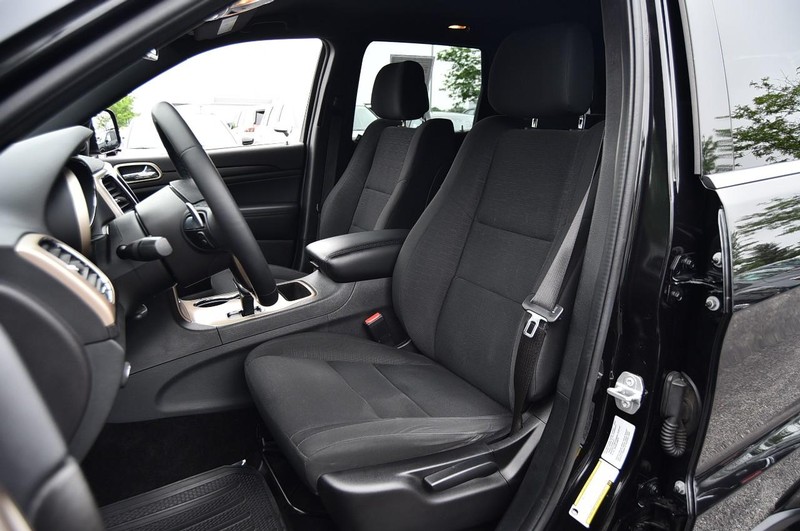 Jeep Grand Cherokee Vehicle Image 18