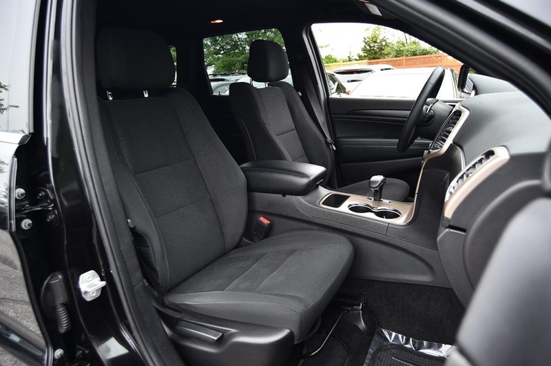 Jeep Grand Cherokee Vehicle Image 19